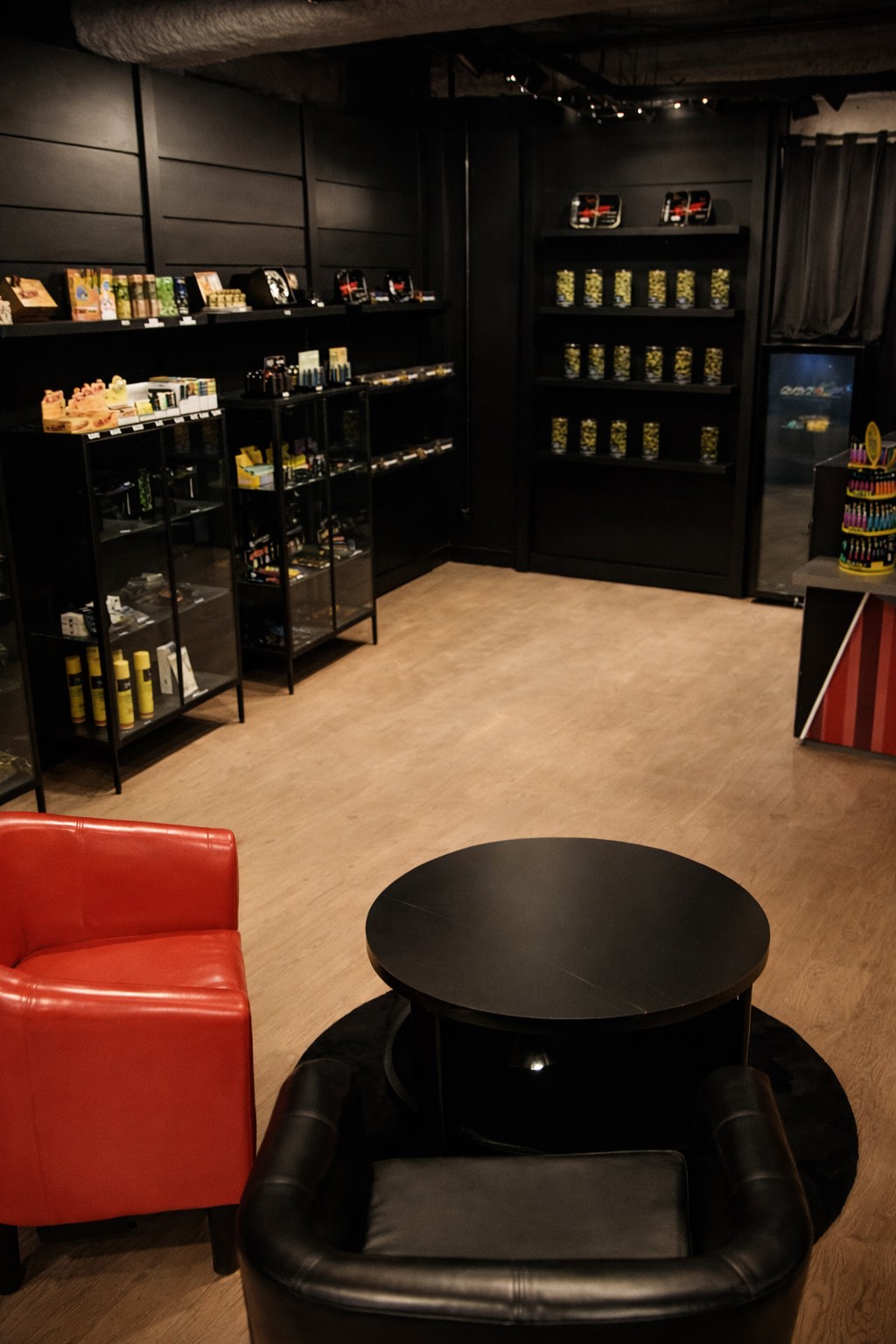 Intérieur boutique 3xFiltré ambiance premium CBD